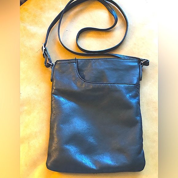 Margot N.Y. Black Leather Heritage Front Pocket Crossbody, Zip Close - Picture 11 of 12